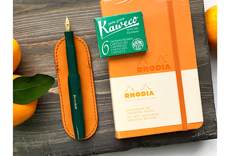 Подарочный набор: Kaweco Classic Sport F (зеленый корпус) + Rhodia Webnotebook Orange А5 (в точку) + пенал Вещь (оранжевый)